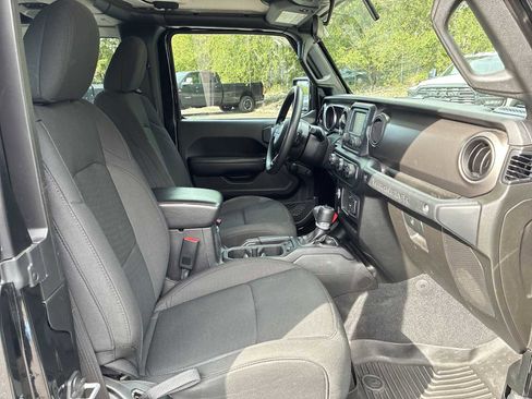 Used 2019 Jeep Wrangler Sport AWD/4WD image 24