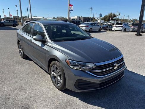 Certified 2024 Volkswagen Jetta SE image 8