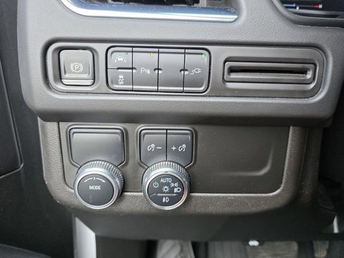 Used 2022 GMC Yukon XL SLT RWD image 24