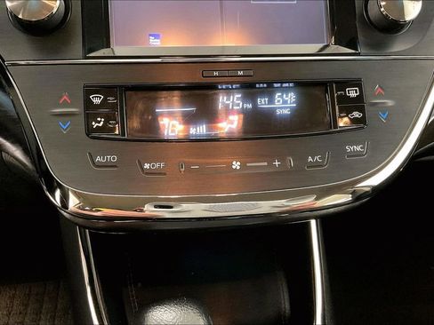 Used 2018 Toyota Avalon XLE image 14