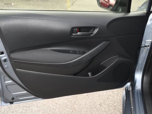 Certified 2025 Toyota Corolla LE image 9