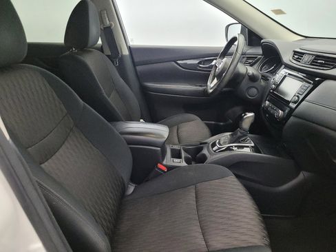 Used 2018 Nissan Rogue SV image 21