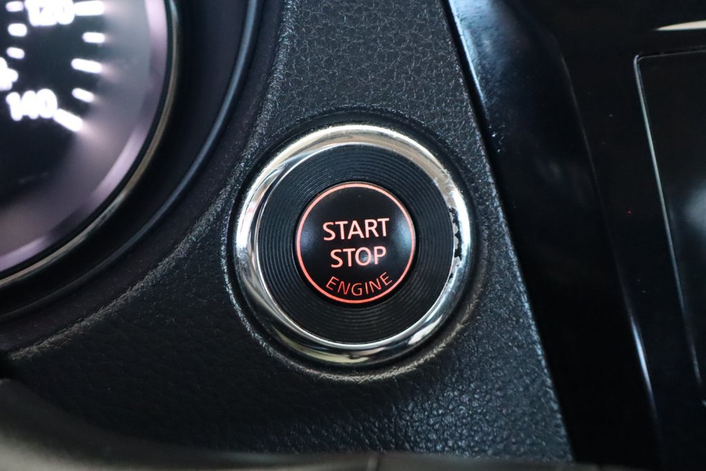 Used 2017 Nissan Rogue SV FWD image 23