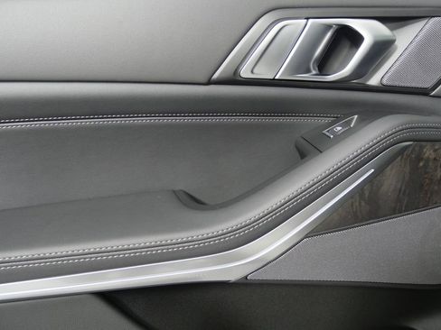 Used 2025 BMW X5 xDrive50e image 16