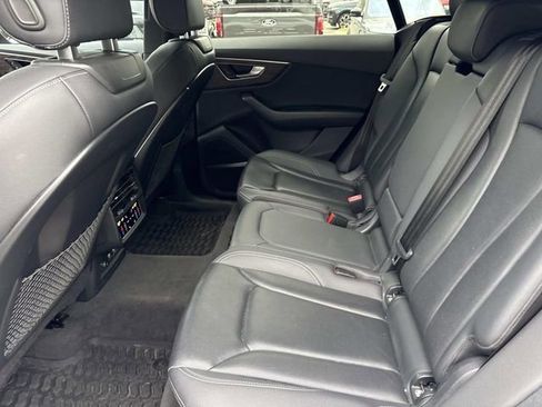Used 2019 Audi Q8 Premium Plus w/ Premium Plus image 11