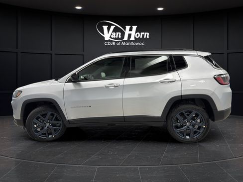 New 2026 Jeep Compass Latitude AWD/4WD image 4