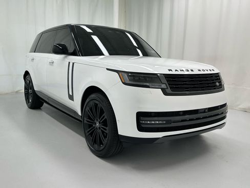 Used 2025 Land Rover Range Rover Long Wheelbase SE AWD/4WD image 2