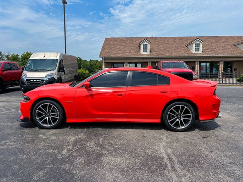 Used 2022 Dodge Charger R/T w/ Plus Group RWD image 5