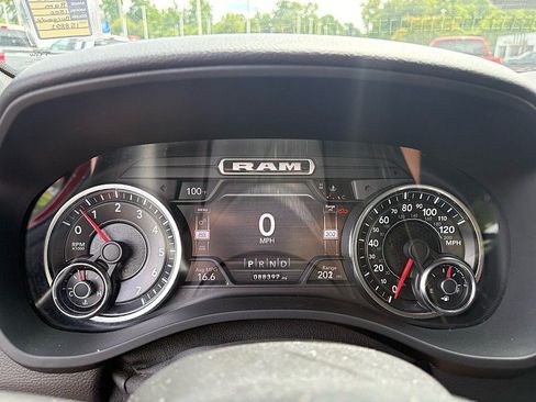 Used 2022 RAM 1500 Big Horn AWD/4WD image 10