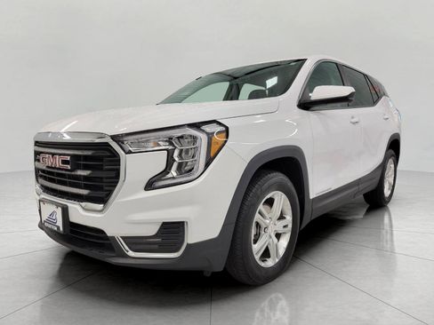 Used 2024 GMC Terrain SLE image 13