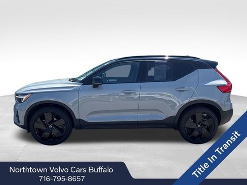 Used 2026 Volvo XC40 B5 Ultra w/ Climate Package AWD/4WD image 2