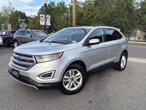 Used 2017 Ford Edge SEL w/ Class II Trailer Tow Package AWD/4WD image 3