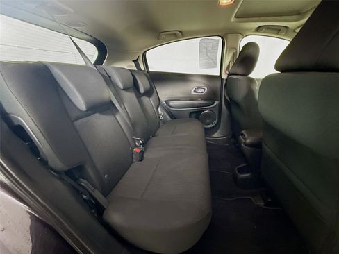 Used 2018 Honda HR-V EX image 27