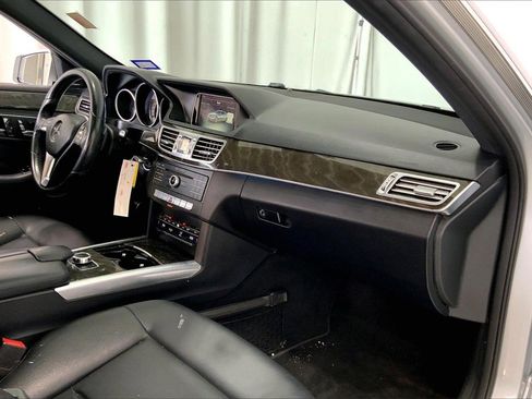 Used 2016 Mercedes-Benz E 350 Sedan image 28
