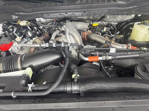 Certified 2024 Ford F350 Platinum w/ Tremor Off-Road Package image 9