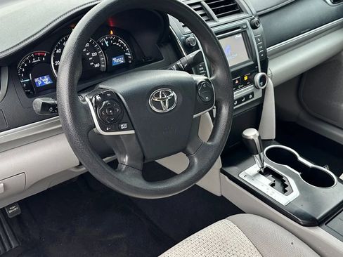 Used 2013 Toyota Camry LE image 11