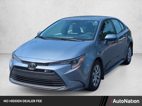 Used 2025 Toyota Corolla LE FWD image 1