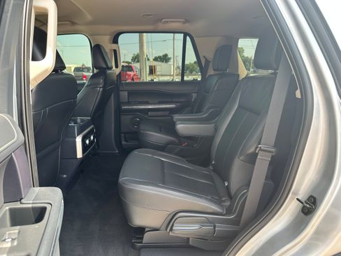 Used 2024 Ford Expedition XLT AWD/4WD image 13