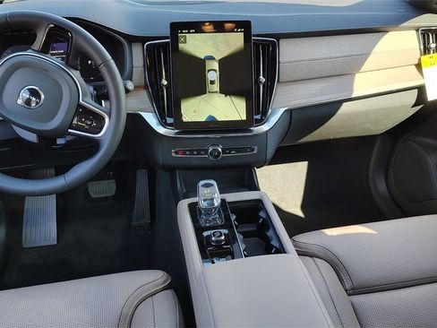 New 2026 Volvo XC90 B6 Ultra image 12