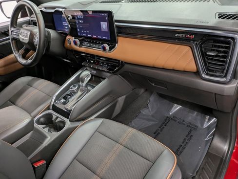 Used 2024 GMC Canyon AT4 image 29