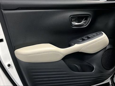 Used 2024 Honda HR-V LX image 18