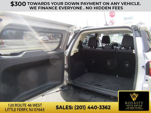 Used 2018 Ford EcoSport SE w/ SE Convenience Package image 24