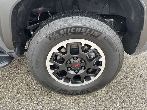 New 2026 Toyota 4Runner TRD Off-Road Premium AWD/4WD image 33