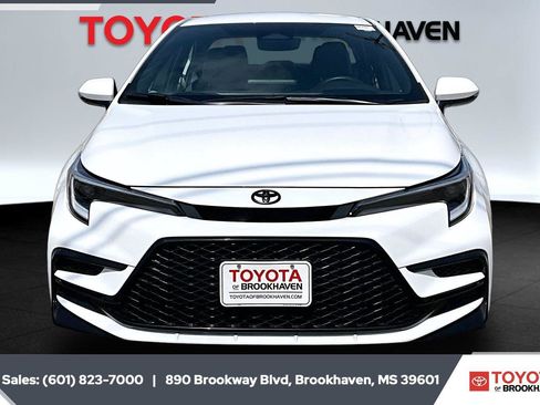 Used 2025 Toyota Corolla SE FWD image 3