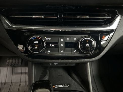 Certified 2026 Buick Envista Sport Touring w/ Convenience I Package FWD image 17