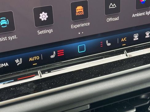 New 2026 Volkswagen Tiguan SE R-Line AWD/4WD image 23