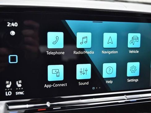 New 2026 Volkswagen Atlas Cross Sport SE image 14