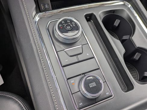 Used 2024 Ford Expedition XLT AWD/4WD image 18
