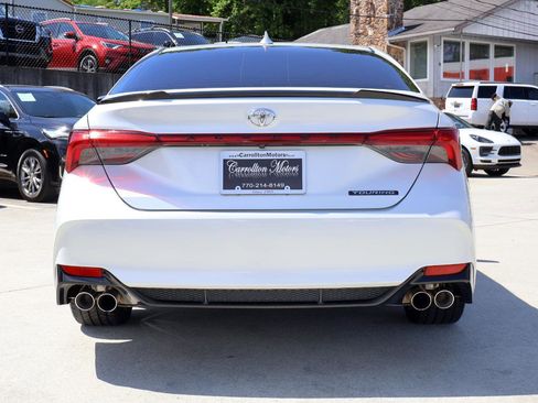 Used 2019 Toyota Avalon Touring FWD image 5