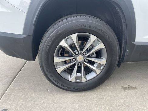 Used 2025 Chevrolet Equinox LT FWD image 35