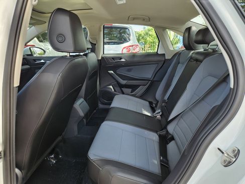 New 2025 Volkswagen Jetta SE image 17