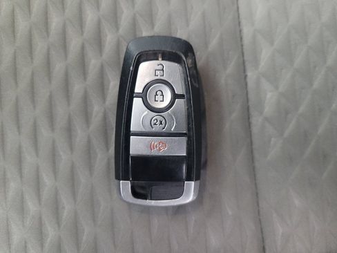Used 2021 Ford Escape SE w/ SE Sport Appearance Package FWD image 32