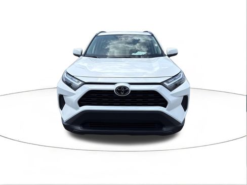 Used 2025 Toyota RAV4 XLE FWD image 8