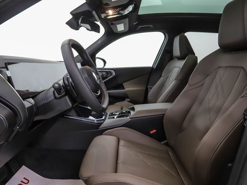 Used 2025 BMW X3 xDrive30i w/ Premium Package image 11