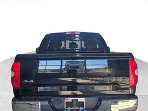 Used 2017 Toyota Tundra SR5 w/ SR5 Upgrade Package image 4