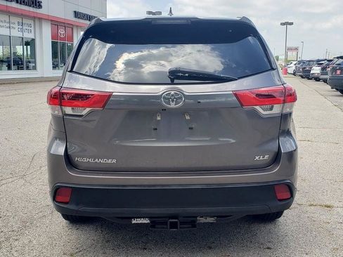 Certified 2019 Toyota Highlander XLE FWD image 6