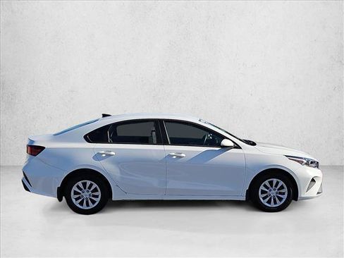 Used 2024 Kia Forte LX FWD image 4