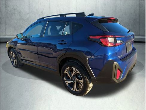 Used 2025 Subaru Crosstrek 2.0i Premium image 3