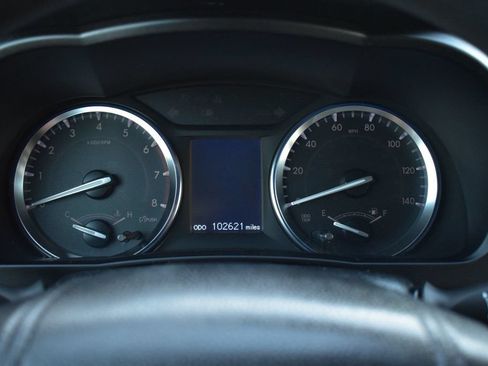 Used 2014 Toyota Highlander LE FWD image 26