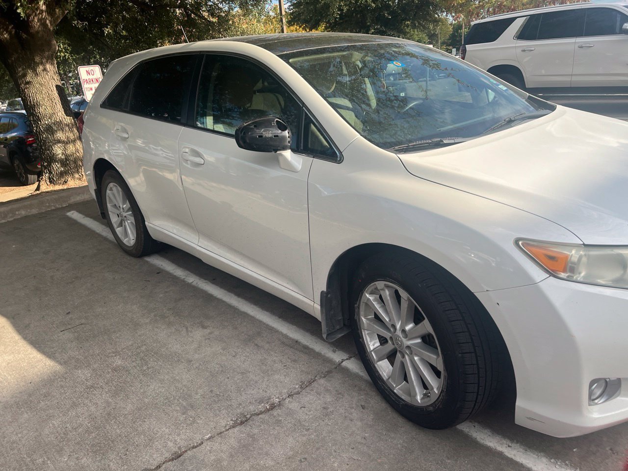 Used 2011 Toyota Venza FWD image 4
