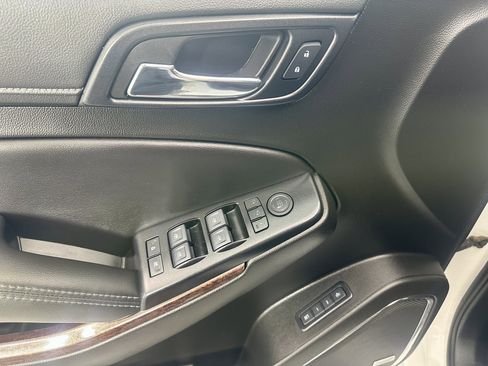 Used 2018 GMC Yukon SLT w/ HD Trailering Package AWD/4WD image 15