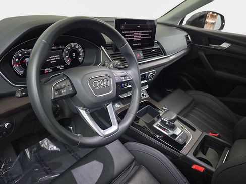 Used 2021 Audi Q5 Prestige w/ Prestige Package image 19