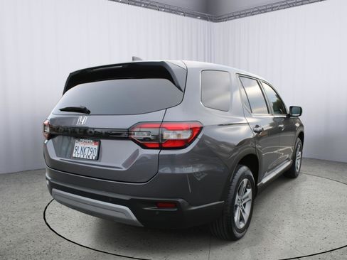 Used 2024 Honda Pilot EX-L image 8