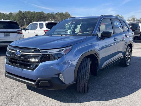 Used 2025 Subaru Forester Touring image 5