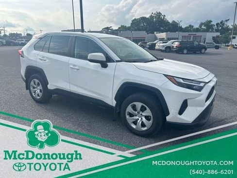 Used 2023 Toyota RAV4 LE AWD/4WD image 5