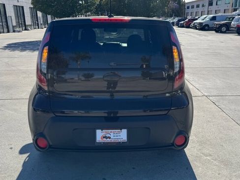 Used 2015 Kia Soul FWD image 13